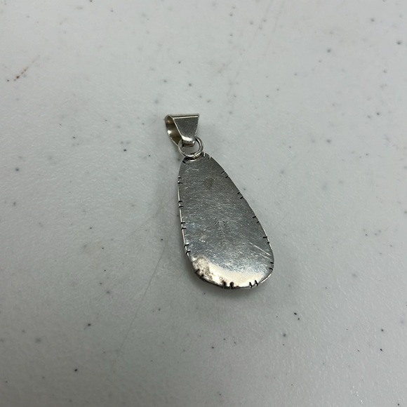 Vintage Spiny Oyster pendant in a Sterling silver by R Tom - Picture 3 of 10